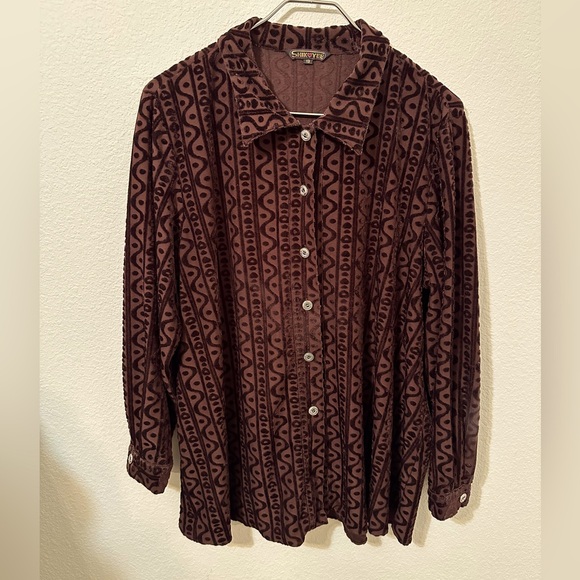 Shik Yee Tops - 🍩VINTAGE🍩 Shik Yee Chocolate Brown Velour Patterned Button Up Top